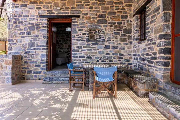 Traditional Stone House By The Sea... Kapetanianá Extérieur photo