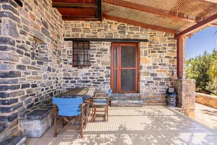 Traditional Stone House By The Sea... Kapetanianá Extérieur photo